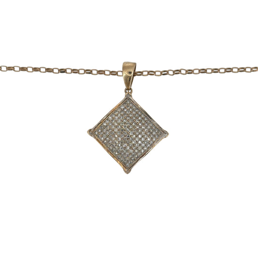 This pre-owned 9ct yellow gold diamond square cluster pendant necklace is a distinctive design, featuring a square diamond-set centrepiece on a classic belcher chain.
Design: Featuring a square cluster design, this pendant showcases diamond detailing within a bold geometric setting finished in warm 9ct yellow gold.
Material: Made from 9-carat yellow gold.
Gemstone Detail: Set with diamonds across the square cluster design.
