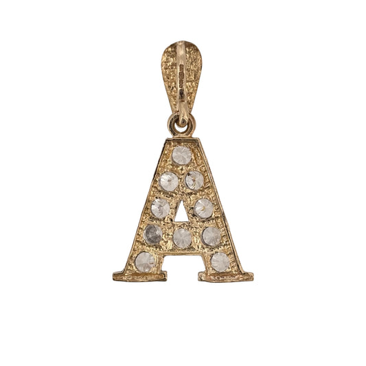 Add a personalised touch to your jewellery collection with this pre-owned 9ct yellow and white gold cubic zirconia initial ‘A’ pendant, featuring a distinctive two-tone design with bright cubic zirconia detailing.
Design: The pendant features the initial ‘A’ in a bold and decorative design, combining contrasting yellow and white gold with cubic zirconia accents for an eye-catching finish.
