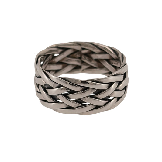Add a traditional piece to your jewellery collection with this pre-owned 925 sterling silver Celtic woven band ring, featuring an intricate interlacing design and a substantial 9mm width.
Design: The ring features a Celtic-inspired woven pattern, with interlacing details creating a distinctive and timeless appearance.
Material: Made from 925 sterling silver, complementing the traditional Celtic design.