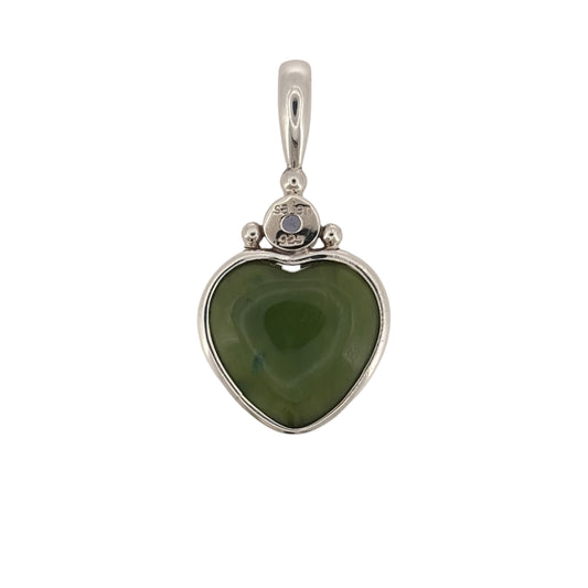 Add a colourful touch to your jewellery collection with this pre-owned 925 sterling silver green and purple heart pendant, featuring a decorative heart-shaped green stone with purple detailing.
Design: The pendant features a heart-shaped design, combining green and purple tones for a distinctive and attractive appearance.
Material: Made from 925 sterling silver, offering a classic silver finish that complements the colourful detailing.