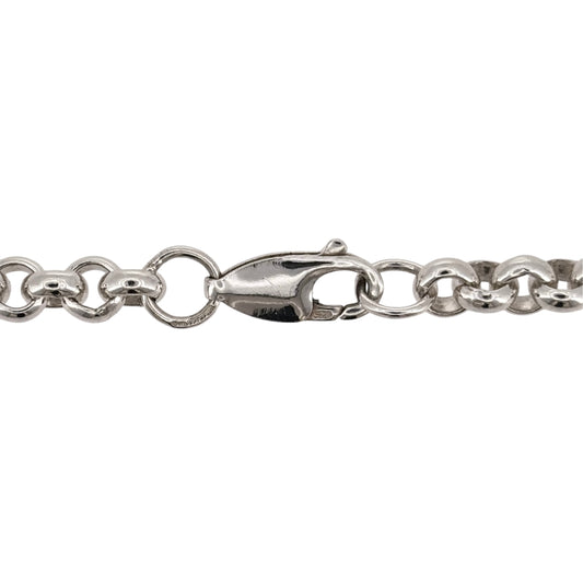 Add a substantial piece to your jewellery collection with this pre-owned 925 sterling silver round belcher chain, featuring a classic link design and a weight of 40 grams.
Design: The chain features traditional round belcher links, creating a bold and timeless appearance suitable for everyday wear.
Material: Made from 925 sterling silver, offering a classic silver finish.
Chain Detail: The round belcher links measure approximately 5mm wide, giving the chain a substantial and distinctive appearance.