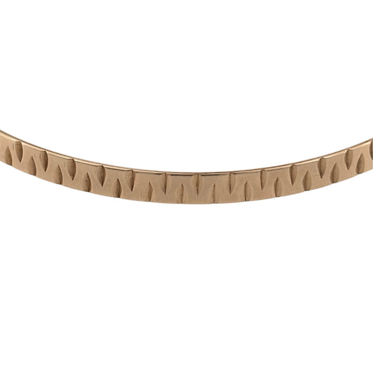 Add a timeless piece to your jewellery collection with this pre-owned 9ct yellow solid gold patterned bangle, featuring decorative detailing and a classic gold finish.
Design: The bangle features a traditional patterned design, creating an elegant and versatile appearance suitable for everyday wear or special occasions.
Material: Made from solid 9ct yellow gold, offering a classic warm gold finish.