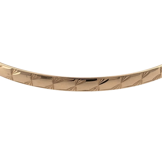 Add a timeless piece to your jewellery collection with this pre-owned 9ct yellow solid gold patterned bangle, featuring decorative detailing and a classic gold finish.
Design: The bangle features a traditional circular design with patterned detailing, creating an attractive and elegant appearance.
Material: Made from solid 9ct yellow gold, offering a classic warm gold finish.
Bangle Detail: The bangle measures approximately 4mm wide, with decorative patterned detailing that adds character to the design.