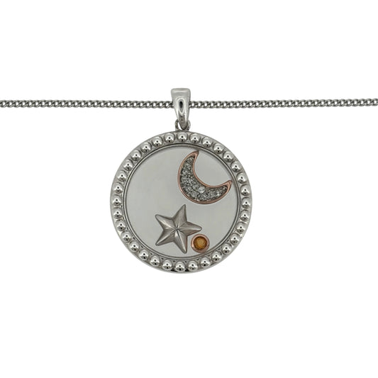 Add a celestial touch to your jewellery collection with this pre-owned Clogau encased moon and star pendant necklace, featuring a beautiful combination of 925 sterling silver and 9ct rose gold detailing, suspended from an adjustable Clogau chain.
Design: The necklace features an elegant encased moon and star design, combining celestial-inspired detailing with contrasting silver and rose gold tones to create a distinctive and meaningful appearance.