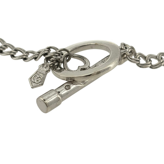 Add a meaningful touch to your jewellery collection with this pre-owned 925 sterling silver and 9ct rose gold Clogau Cariad T-bar bracelet, featuring a beautiful Welsh-inspired design in an elegant two-tone finish.
Design: The bracelet features a decorative Cariad bar, incorporating the Welsh word 'Cariad', meaning love, to create a sentimental and distinctive appearance.