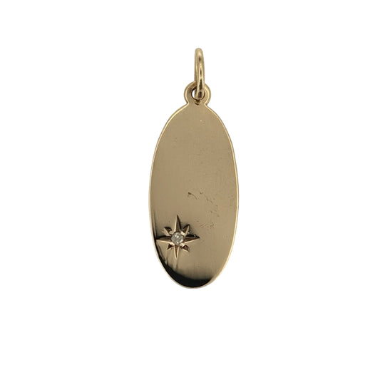 Add a distinctive touch to your jewellery collection with this pre-owned 9ct yellow gold and diamond oval ingot pendant, featuring a classic ingot-inspired design complemented by diamond detailing in a beautiful warm gold finish.
Design: The pendant features a traditional oval ingot design, combining a simple gold shape with decorative diamond detailing for an attractive and timeless appearance.