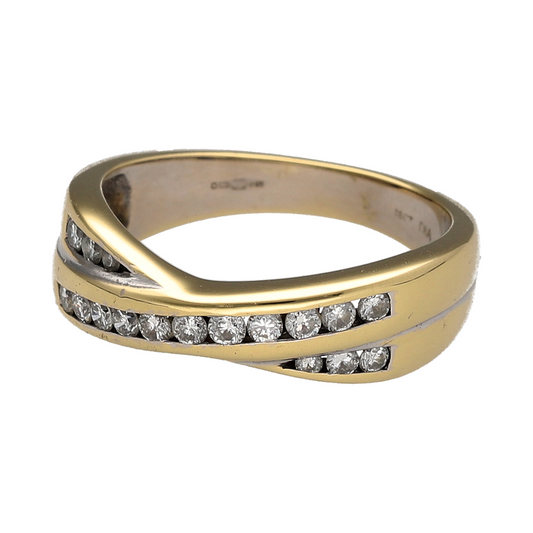 This pre-owned 18ct yellow gold diamond crossover band ring is a distinctive design, featuring a curved crossover profile with diamond detailing across the front.
Design: Featuring a crossover-style band design, this ring has overlapping curved sections complemented by diamond detailing in warm 18ct yellow gold.
Material: Made from 18-carat yellow gold.
Gemstone Detail: Set with approximately 0.33ct of diamond content in total.