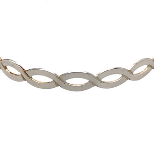 A New Silver Weaved Expander Bangle with the weight 3.50 grams and bangle width 5mm. The bangle is 4.5cm diameter when closed and 5.1cm diameter when fully expanded
