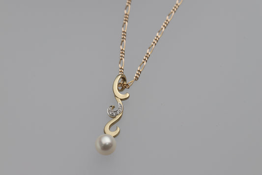 June Birthstone - Pearl!