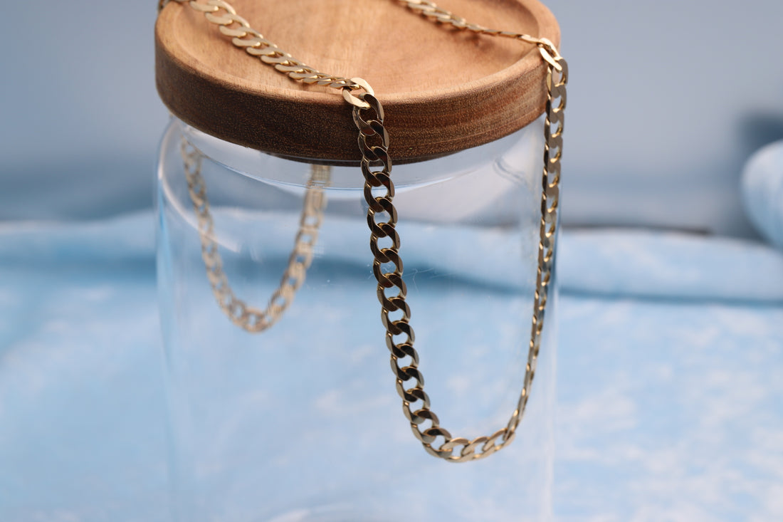 9ct yellow Gold curb chain