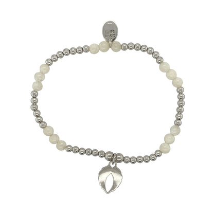 This pre-owned Clogau angel wings stretchy bracelet is a meaningful design, combining 925 silver with 9ct rose gold and quartz detailing.

Design: Featuring an angel wings design with contrasting rose gold detailing and quartz, this Clogau stretchy bracelet has a delicate and symbolic style.
Material: Made from 925 sterling silver with 9-carat rose gold detailing.
Gemstone Detail: Set with quartz.
Bracelet Detail: Stretchy bracelet featuring an angel wings design.
Size & Weight: Total weight 4.90 grams.
