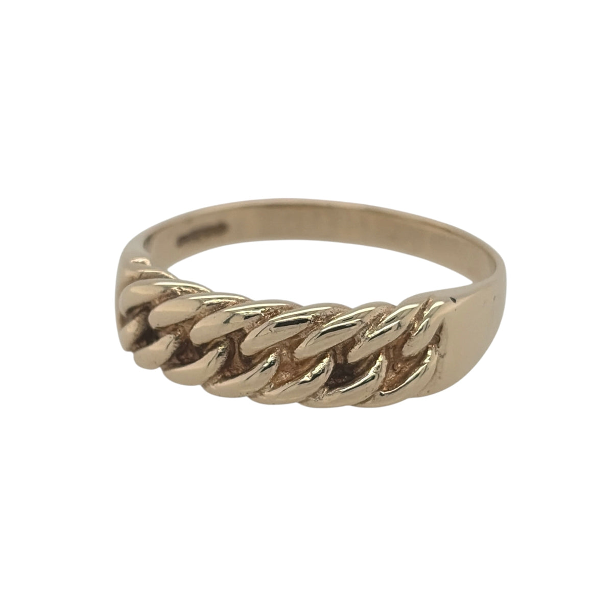 This pre-owned 9ct yellow gold curb link band ring is a distinctive design, featuring traditional curb link detailing across the front.

Design: Featuring a classic curb link-inspired design, this ring has interlocking link detailing finished in warm 9ct yellow gold.
Material: Made from 9-carat yellow gold.
Ring Detail: The front of the band measures approximately 6mm wide and features a curb link-style design.
Size & Weight: Ring size X. Total weight 4.70 grams.