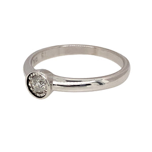 Preowned 18ct White Gold & Diamond Set Solitaire Ring in size O with the weight 3.20 grams. The Diamond is approximately 15pt 