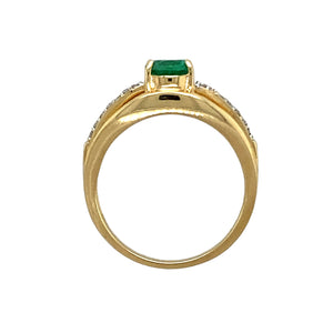 18ct Gold Diamond & Green Stone Set Ring