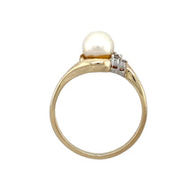 Load image into Gallery viewer, 9ct Gold Diamond &amp; Pearl Set Ring
