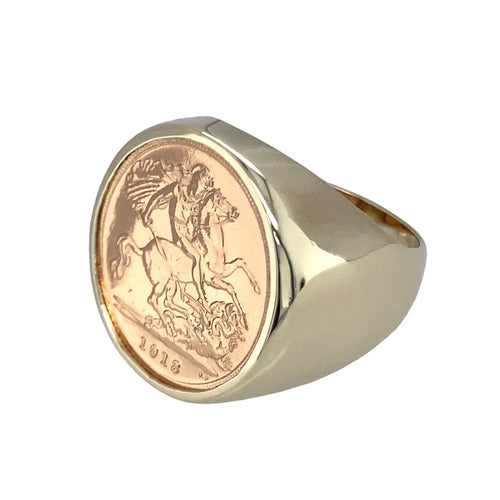 Preowned 9ct Yellow Gold Mount Ring in size Q with the weight 13.30 grams with 22ct Half Sovereign. The sovereign is 1913 and the front of the ring is 20mm high