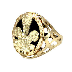 Preowned 9ct Yellow Gold & Black Stone Three Feather Signet Ring in size R with the weight 5.40 grams. The front of the ring is 22mm high and the shoulders are an open style pattern