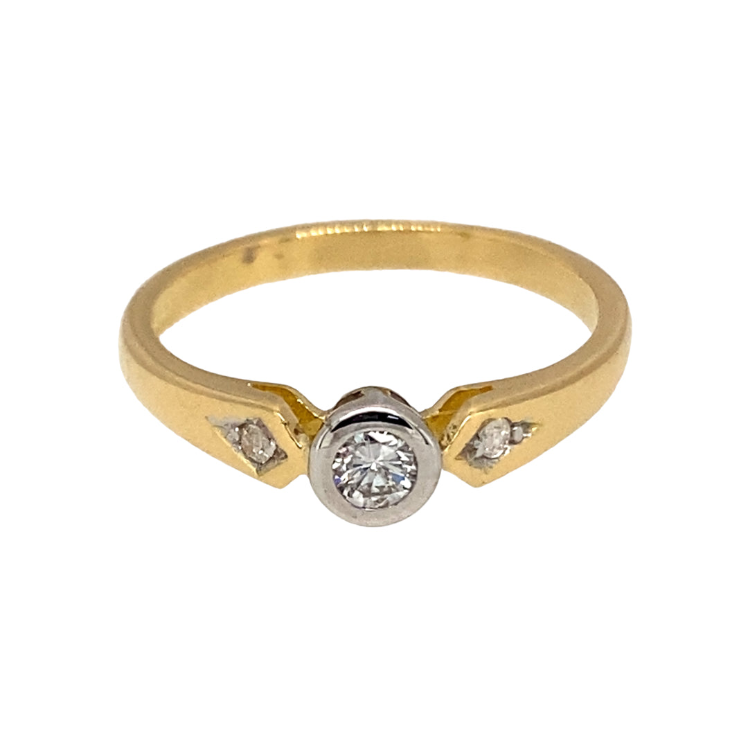 18ct Gold & Diamond Set Solitaire Ring