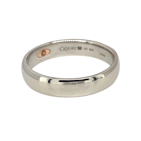 Preowned 9ct White Gold Clogau 4mm Wedding Band Ring in size R with the weight 3.90 grams. The inside of the band says 'Cariad' which means love in Welsh