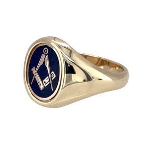 Preowned 9ct Yellow Gold Blue Masonic and Plain Swivel Oval Signet Ring in size S with the weight 8.50 grams. The front of the ring is 15mm high