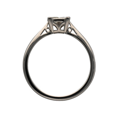 18ct White Gold & Diamond Illusion Set Solitaire Ring