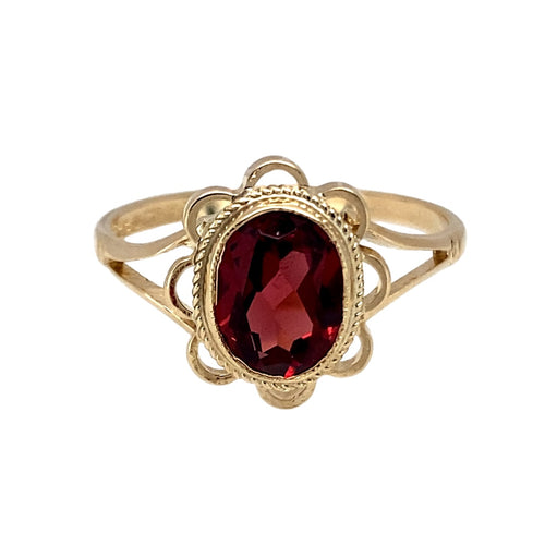 9ct Gold & Red Stone Scalloped Edge Ring