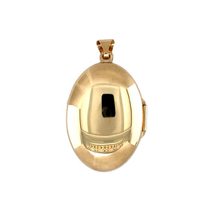 Preowned 9ct Yellow Gold & Diamond Set Patterned Oval Locket with the weight 3.10 grams