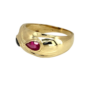 Preowned 9ct Yellow Gold Ruby & Onyx Set Ring in size L to M with the weight 3.50 grams. The front of the band is 10mm high and the gemstones are each 5mm by 3mm