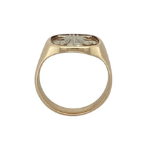 Load image into Gallery viewer, 9ct Gold Welsh Three Feathers Signet Ring
