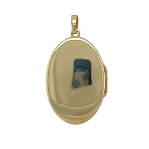 Add a touch of sentimental elegance to your jewellery collection with this pre-owned 9ct yellow gold flower-patterned oval locket.

Design: Featuring a beautifully detailed floral pattern, this classic oval locket is perfect for holding cherished memories close to your heart.
Material: Made from 9-carat yellow gold, offering a warm and polished finish that enhances the intricate design.
Size & Weight: Weighing 4.10 grams, this locket is designed for comfortable wear while maintaining a substantial feel.
