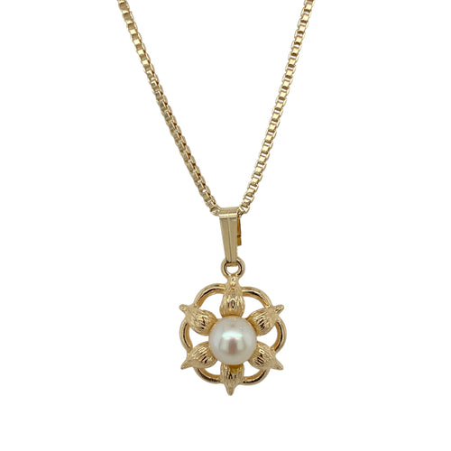 9ct Gold & Pearl Set Flower 18