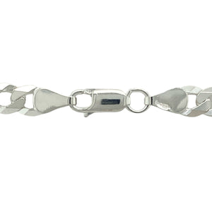 Add strong, timeless style to your collection with this pre-owned 925 silver 22" curb chain, offering bold presence and everyday versatility:

Design: A traditional curb link chain featuring flat, interlocking links for a sleek and flexible drape, creating a clean and polished look perfect for layering or wearing alone.
Material: Crafted from 925 sterling silver, the chain is finished with a bright polish that enhances its classic and enduring appeal.