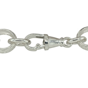 Bring classic design and detailed texture to your jewellery collection with this new 925 silver 8.5" patterned engraved belcher bracelet—a bold and stylish piece with a mix of smooth and ornate finishes.

Design: Featuring 11mm wide belcher links, the bracelet alternates between polished plain links and intricately engraved patterned links for a distinctive and elegant look.
