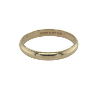 Bring subtle elegance and warm golden tones to your collection with this pre-owned 9ct yellow gold 2.5mm wedding band ring—an understated symbol of love and commitment, perfect for everyday wear or marking a meaningful milestone.

Design: The ring features a traditional wedding band profile with smooth edges and a gently rounded surface, offering a timeless and versatile look.
Material: Made from 9-carat yellow gold, the polished finish enhances its rich colour and offers a bright yet classic appearance.