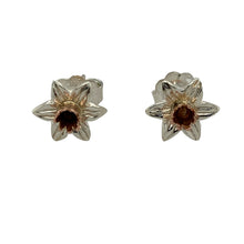 Load image into Gallery viewer, Bring floral beauty and Welsh charm to your jewellery collection with these pre-owned 925 silver Clogau daffodil stud earrings, detailed with 9ct rose gold—perfect for adding a touch of nature-inspired elegance to any look.

Design: Each earring features a delicate daffodil motif, with 9ct rose gold accents highlighting the flower’s centre for warmth and contrast.


