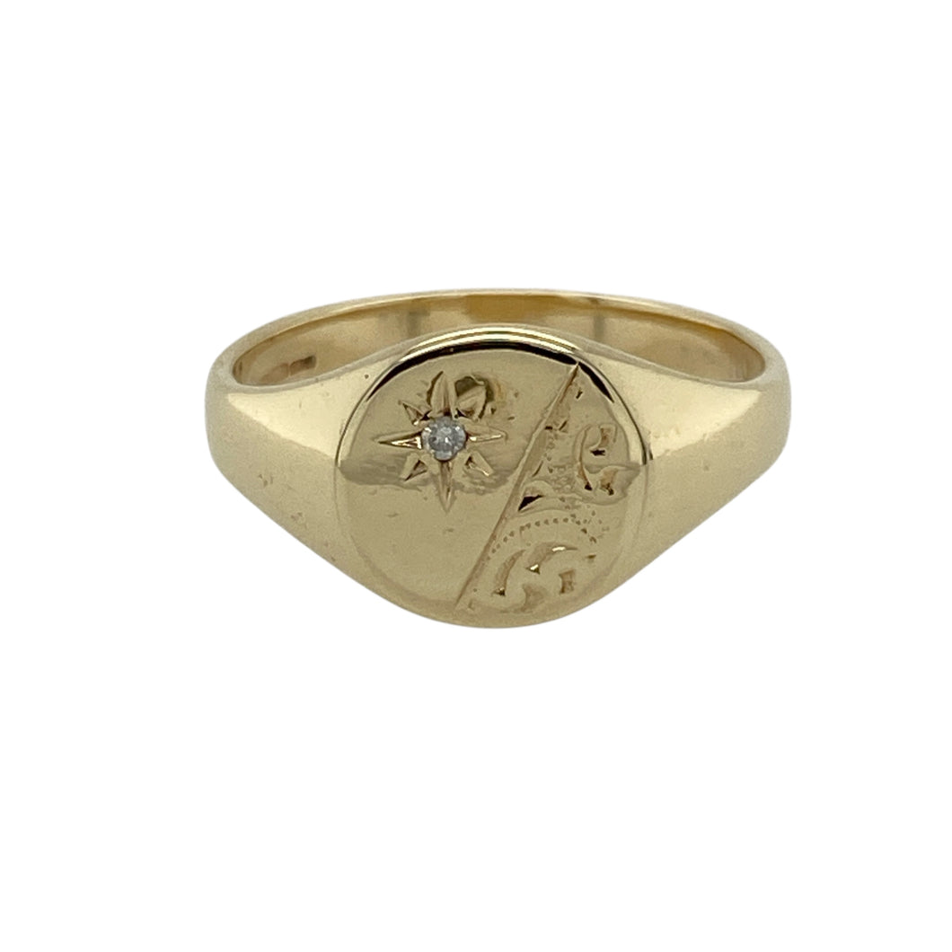 9ct Gold & Diamond Set Patterned Round Signet Ring