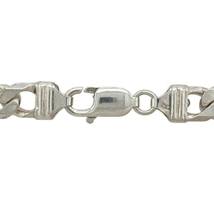 Bring classic style and solid presence to your collection with this pre-owned 925 silver curb chain—perfect for everyday wear or making a confident statement.

Design: The chain features 8mm wide curb links, offering a sleek and timeless look.
Material: Made from 925 sterling silver, the polished finish enhances the bright tone and smooth contours of each link.
