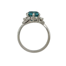 Load image into Gallery viewer, 18ct White Gold Diamond &amp; Blue Topaz Set Ring
