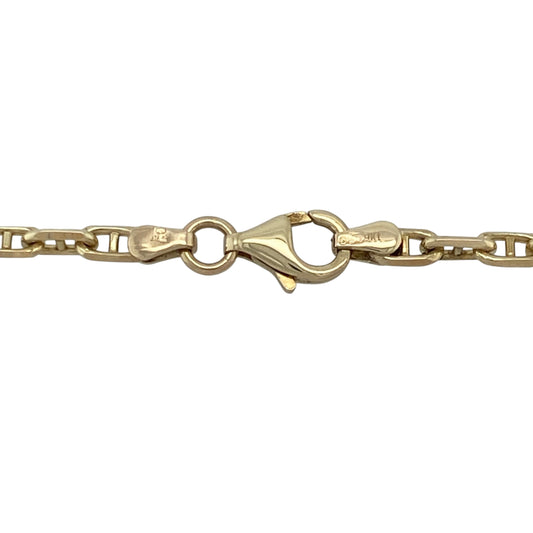 Add strength and style to your collection with this pre-owned 9ct yellow gold anchor chain, a durable and timeless design—perfect for everyday wear or layering.

Design: The chain features classic anchor links, measuring 3mm in width for a refined yet sturdy look.
Material: Made from 9-carat yellow gold, the polished finish provides lasting shine and durability.
Chain Detail: Measuring 22 inches in length and weighing 13.50 grams, the chain offers a comfortable fit with a solid presence.