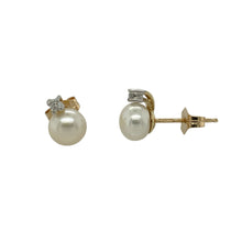 Load image into Gallery viewer, 9ct Gold Diamond &amp; Pearl Set Stud Earrings
