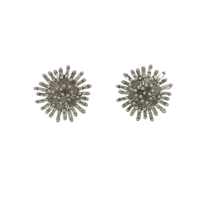 Bring sparkle and elegance to your collection with these pre-owned 10ct yellow gold diamond cluster stud earrings, a timeless design with refined detail.

Design: Each stud features a cluster of baguette and brilliant-cut diamonds, creating a textured look that blends brilliance with sophistication.
Material: Made in 10-carat yellow gold, the polished finish provides a warm glow that enhances the radiance of the diamonds.