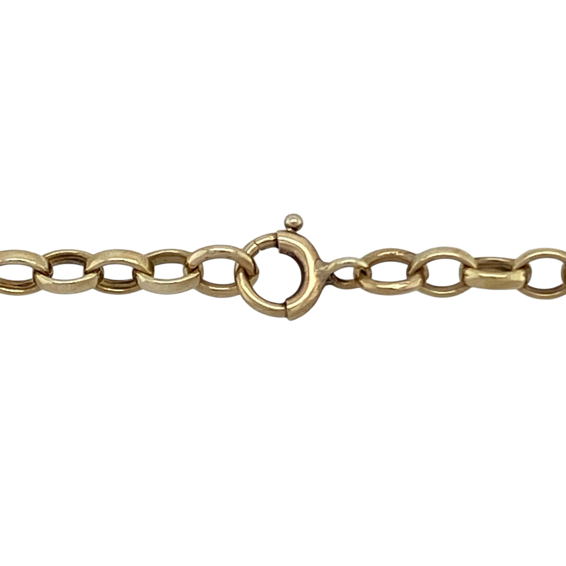 Add classic versatility to your collection with this pre-owned 9ct yellow gold belcher chain, a timeless piece perfect for everyday wear or pairing with a pendant.

Design: The chain measures 19" in length and features traditional 3mm wide belcher links for a refined and durable style.
Material: Made in 9-carat yellow gold, the polished finish enhances the warm tone and smooth texture of the links.