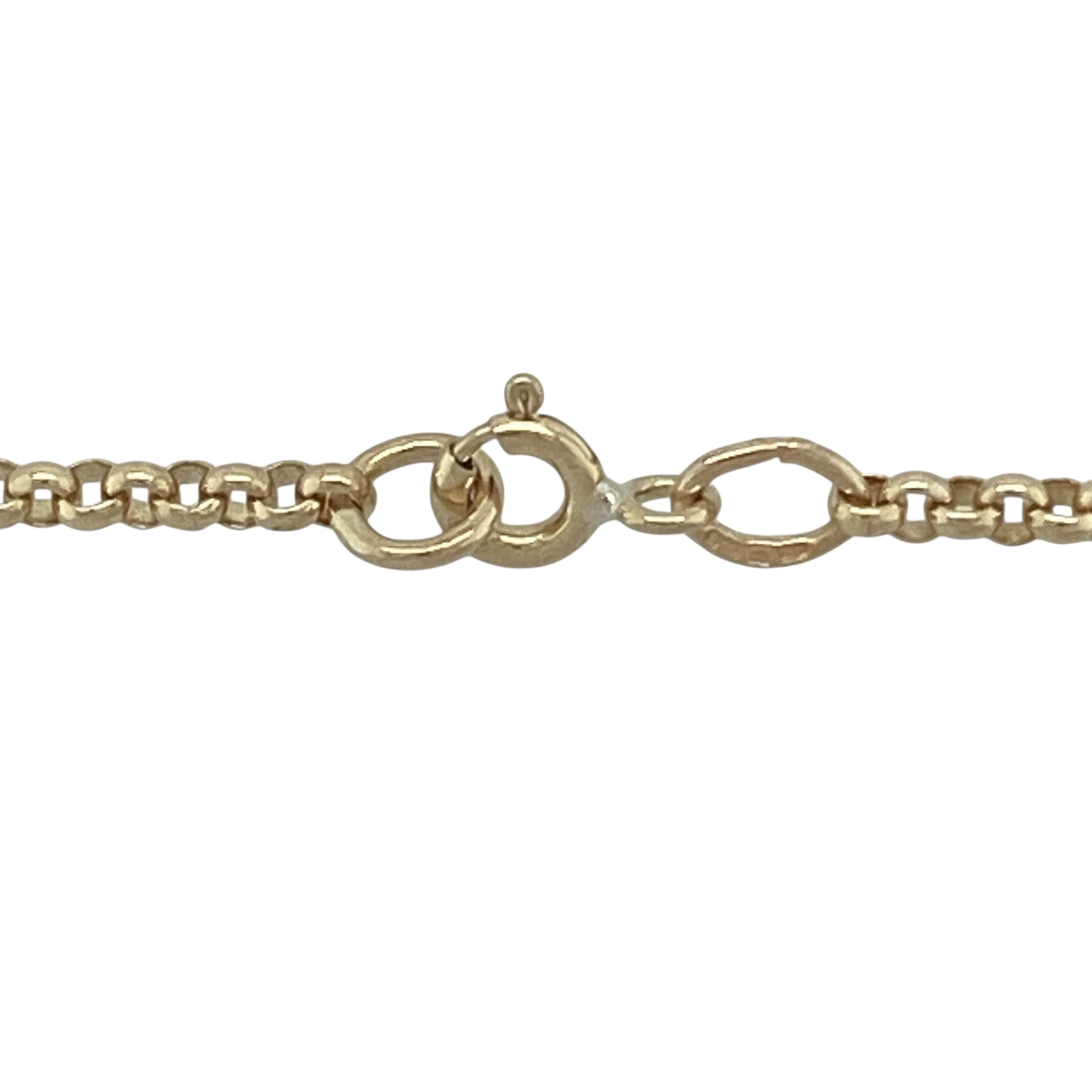 Bring classic design and refined style to your collection with this pre-owned 9ct yellow gold belcher chain, a versatile piece perfect for everyday wear or pairing with a pendant.

Design: The chain measures 18" in length with 2mm wide round belcher links, creating a traditional and elegant profile.
Material: Made from 9-carat yellow gold, the polished finish enhances the smooth links with a warm and timeless glow.