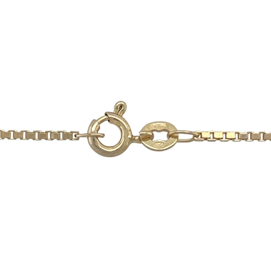 Bring sleek style and versatile elegance to your collection with this pre-owned 9ct yellow gold box chain—a refined design perfect for everyday wear or pairing with a pendant.

Design: The chain measures 24 inches in length with 1mm wide square box links, creating a smooth and modern look with subtle texture.
Material: Made from 9-carat yellow gold, the polished finish enhances the chain’s shine and warm golden tone.