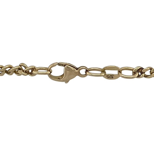 Bring timeless style and versatile wear to your collection with this pre-owned 9ct yellow gold curb chain, a classic design perfect for everyday use or pairing with a pendant.

Design: The chain measures 20 inches in length with links approximately 2.5mm wide, offering a sleek and traditional curb style.
Material: Made from 9-carat yellow gold, the polished finish enhances the warm tone and enduring appeal.