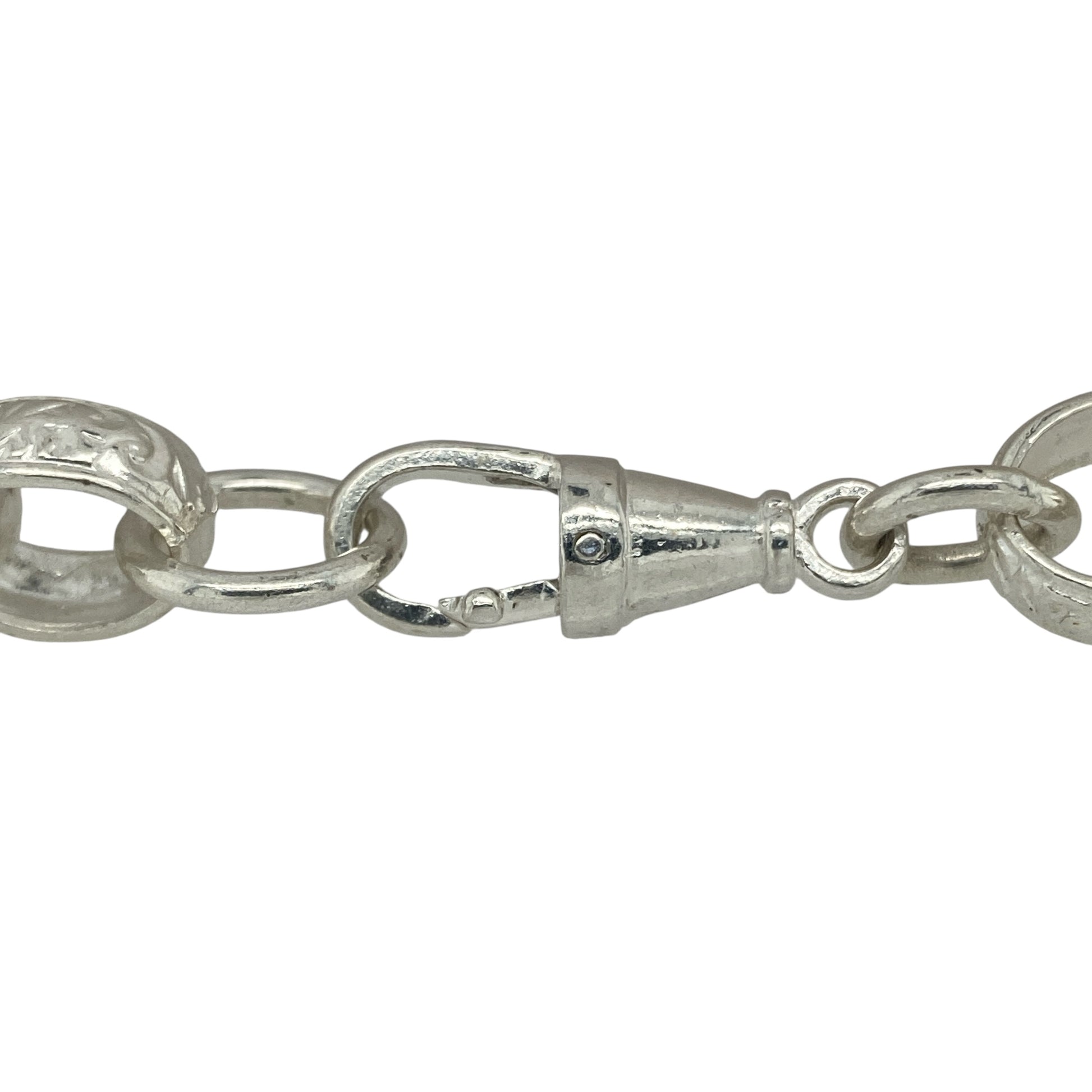 Bring bold sophistication and modern texture to your collection with this new 925 solid silver patterned belcher bracelet, a statement piece with striking detail.

Design: The bracelet measures 9 inches in length with 11mm wide alternating plain and patterned links, creating a distinctive and eye-catching look.
Material: Made from solid 925 sterling silver, the polished finish enhances the contrast between the plain and patterned links for a refined appearance.
