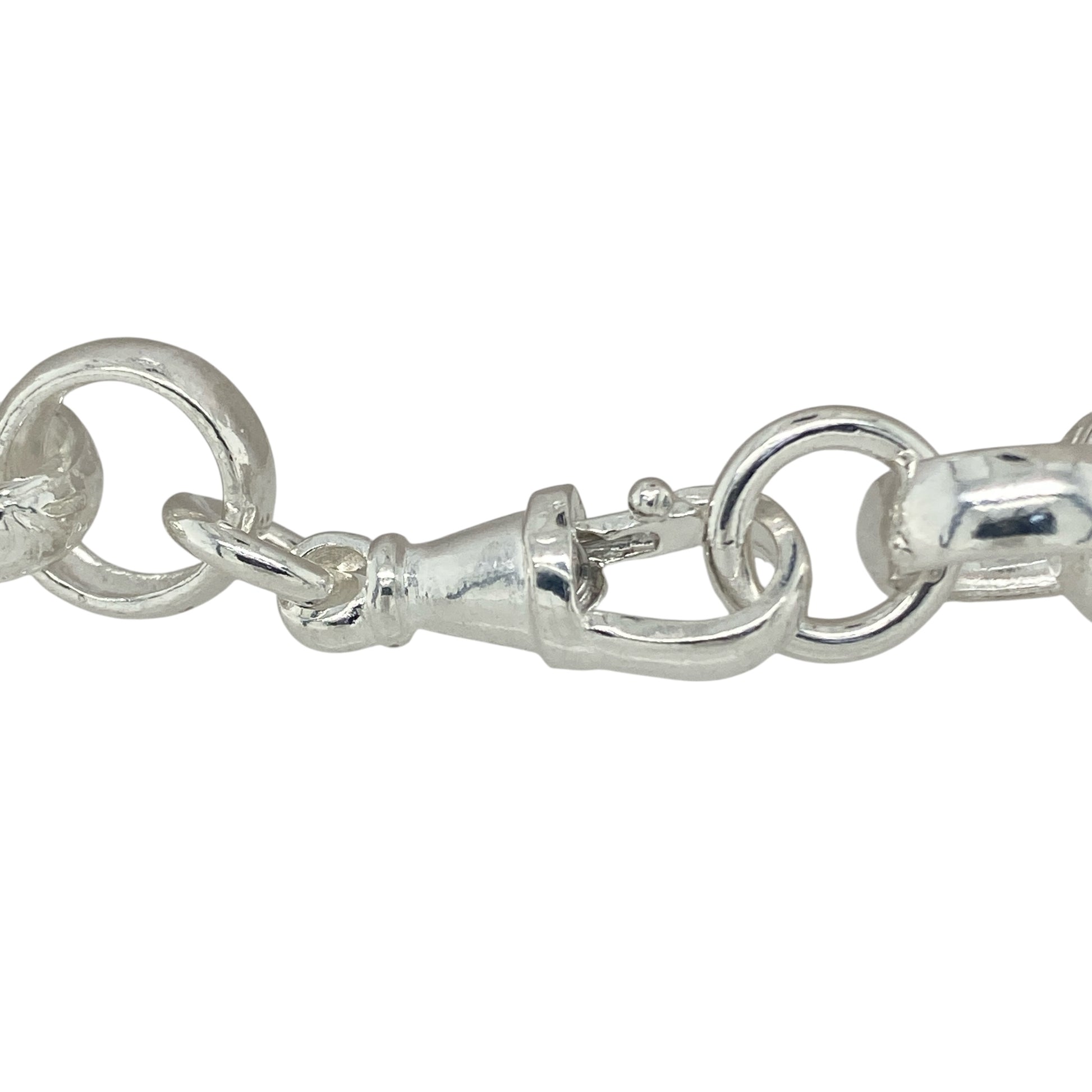 Bring bold shine and refined texture to your collection with this new 925 solid silver patterned belcher bracelet, a timeless design with classic appeal.

Design: The bracelet measures 8.25 inches in length with 11mm wide alternating plain and patterned links, creating an elegant contrast and distinctive look.
Material: Made from solid 925 sterling silver, the polished finish enhances the intricate link detail and adds a bright, luxurious shine.