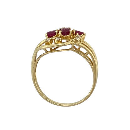 18ct Gold Diamond & Ruby Set Flower Style Ring