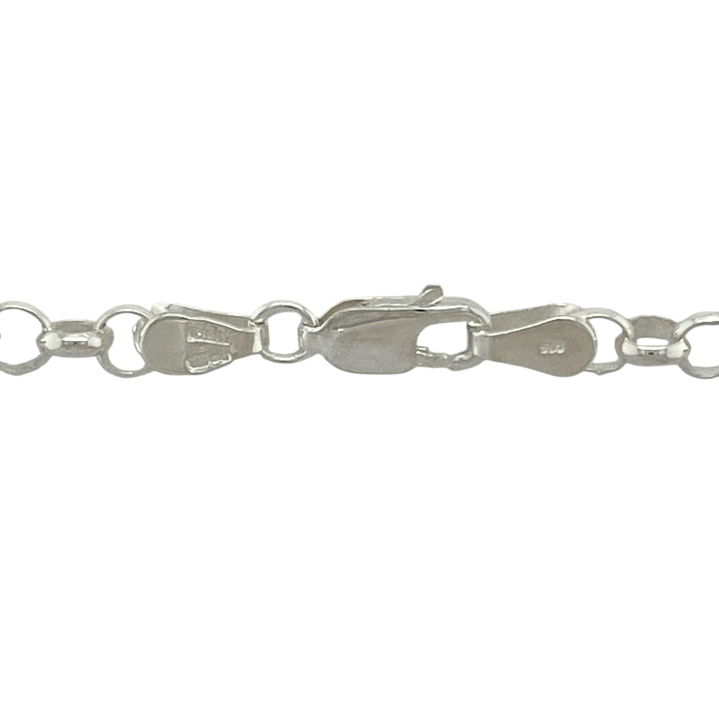 Bring classic versatility and polished style to your collection with this pre-owned 925 silver 22" Belcher chain, combining timeless design with everyday elegance—perfect for wearing alone or with a pendant.

Design: The chain features a traditional Belcher link pattern with rounded links measuring 4mm wide, offering a sleek and balanced appearance suitable for any occasion.
Material: Made from solid 925 sterling silver, the polished finish enhances the chain’s bright lustre and smooth texture.