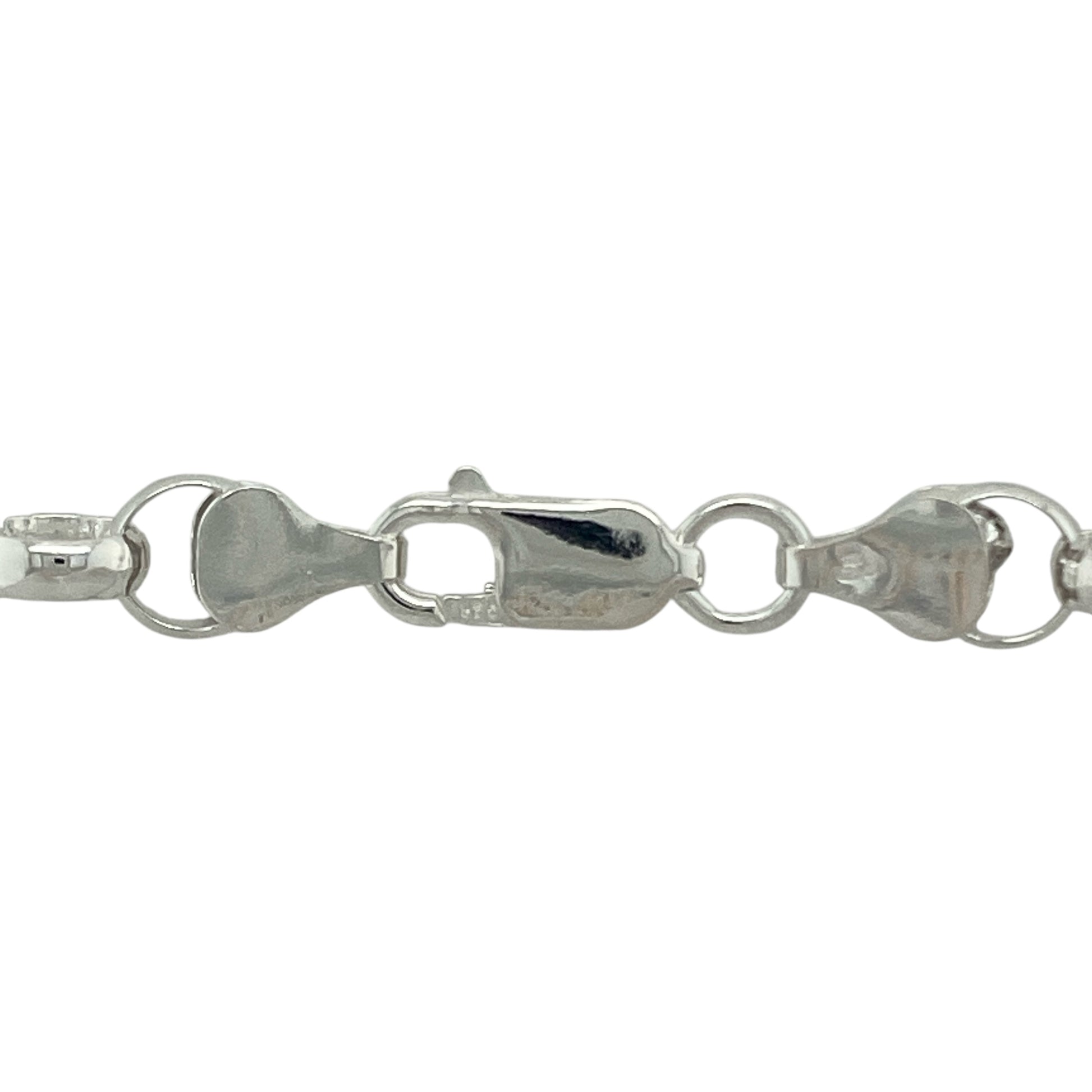 Bring bold sophistication and timeless appeal to your collection with this pre-owned 925 silver 20" Belcher chain, combining classic design with a substantial, polished finish—perfect for statement wear or everyday style.

Design: The chain features a traditional Belcher link pattern with rounded links measuring 7mm wide, creating a strong and eye-catching look with smooth, flowing movement.